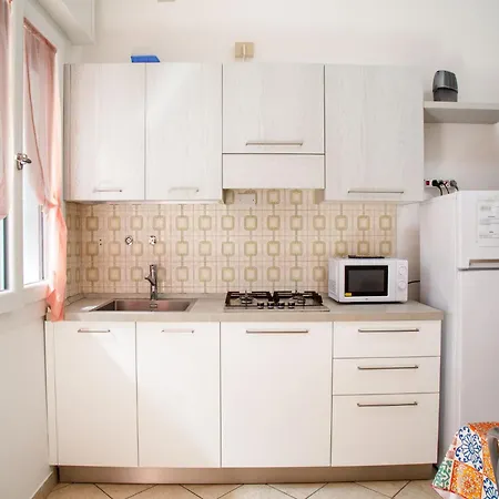 아파트 Great With A Lovely Patio 에라클레아 마레