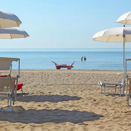 Great With A Lovely Patio Apartament