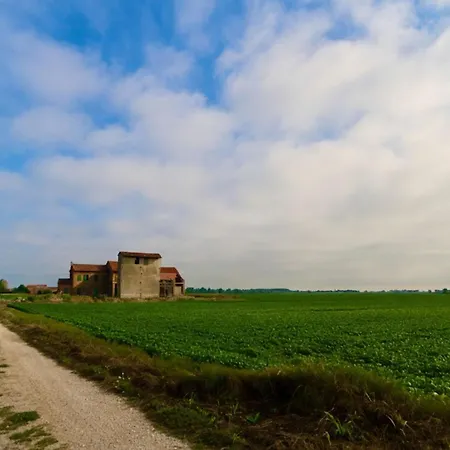 Apartament Great With A Lovely Patio