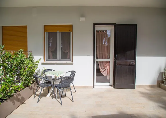 Great With A Lovely Patio Apartament *